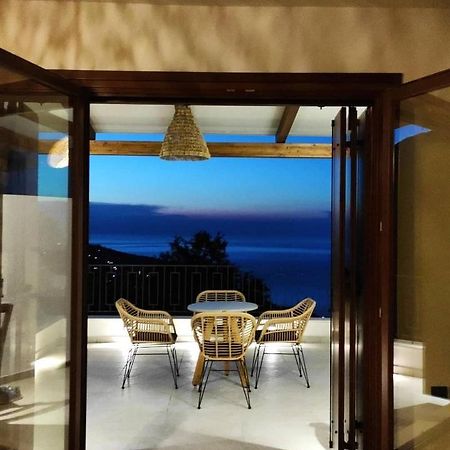 Peri Elxis Luxury Suites Mourésion Kültér fotó