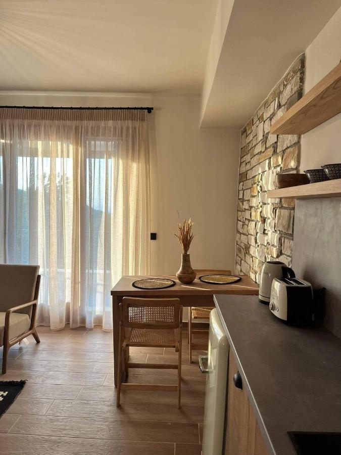Peri Elxis Luxury Suites Mourésion Kültér fotó