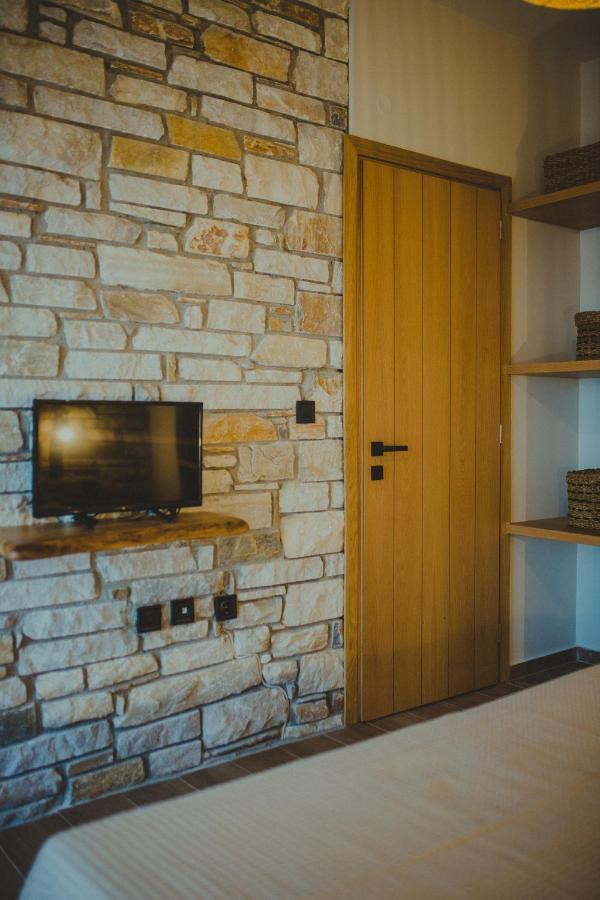 Peri Elxis Luxury Suites Mourésion Kültér fotó