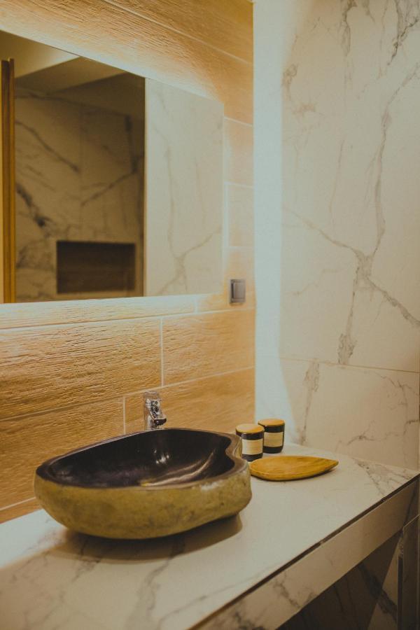Peri Elxis Luxury Suites Mourésion Kültér fotó