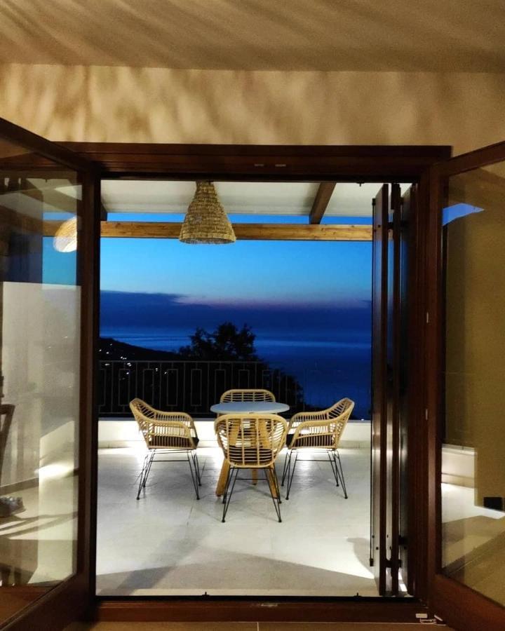 Peri Elxis Luxury Suites Mourésion Kültér fotó
